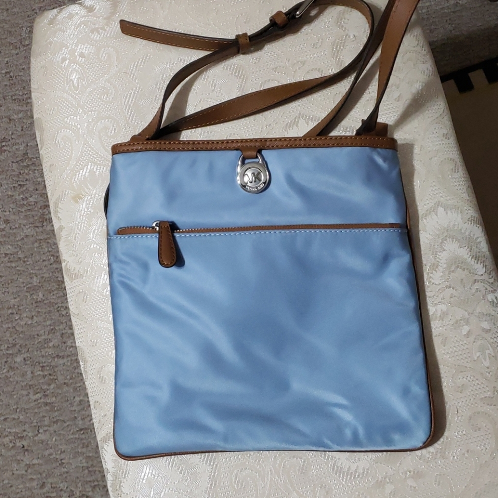 Michael Kors purse cross body